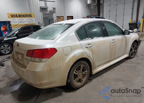 2011 Subaru Legacy 2.5I z USA, uszkodzony, nr VIN 4S3BMCA69B3241610